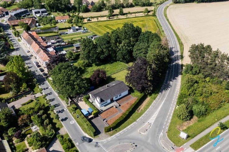 Move-in ready detached home in a green and peaceful setting
