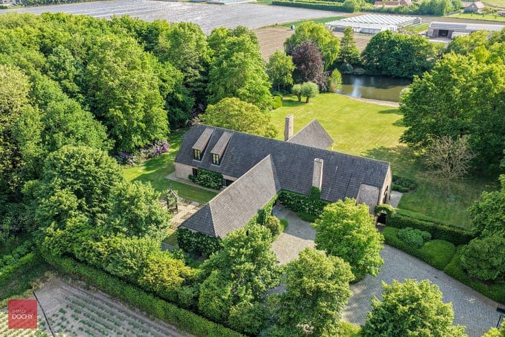 Ruim landhuis in prachtig domein van ca. 2ha