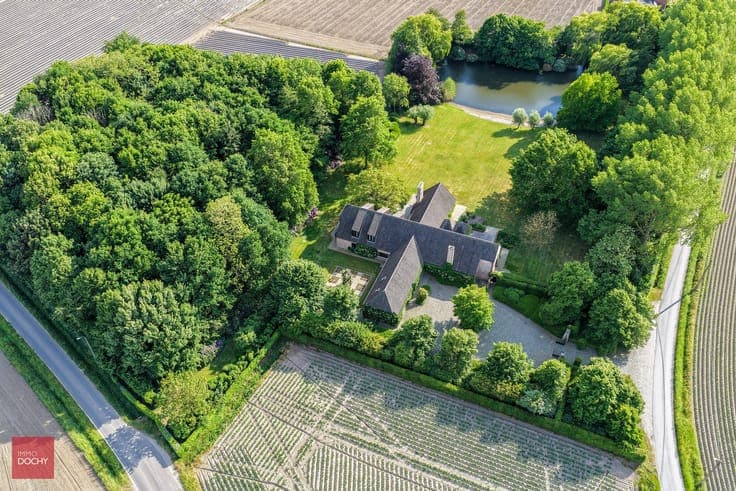 Ruim landhuis in prachtig domein van ca. 2ha