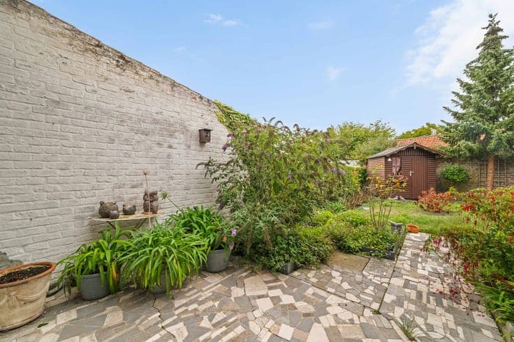 Lively semi-detached house (in need of refreshing) with gar