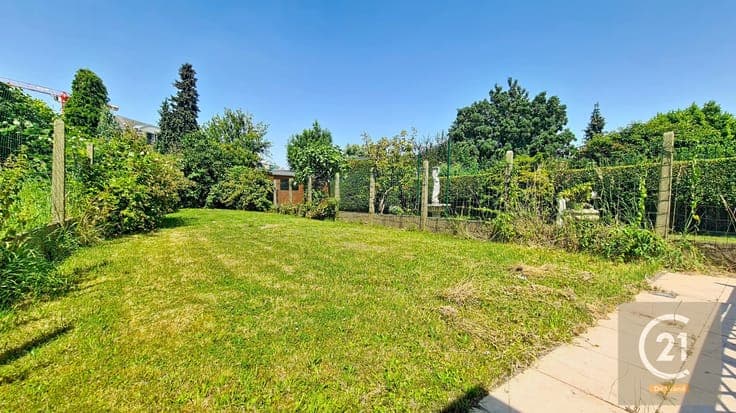 Two-family house/professional practice with great potential