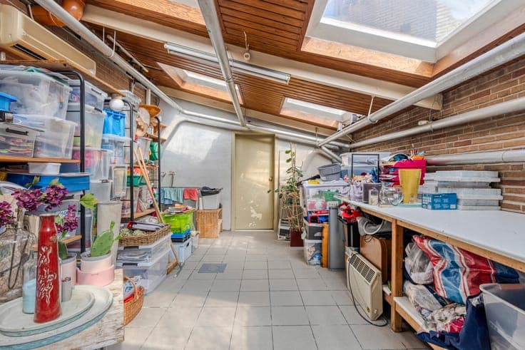 House with commercial space in Denderleeuw
