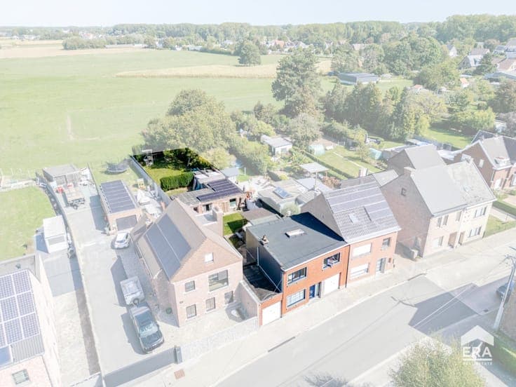 Spacious, energy-efficient home with 3 bedrooms and garage
