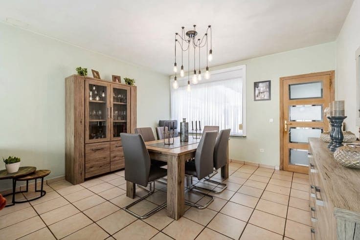 Spacious, energy-efficient home with 3 bedrooms and garage