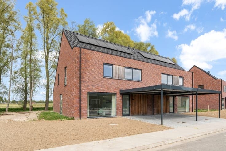 Ontdek deze instapklare nieuwbouwwoning in Neerwaasten!