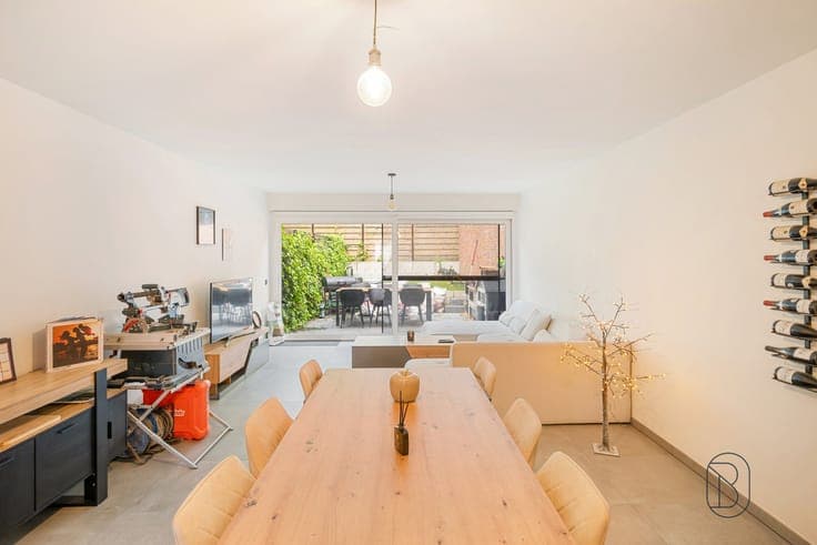 Stijlvolle nieuwbouwwoning met 3 slaapkamers, 2 badkamers en