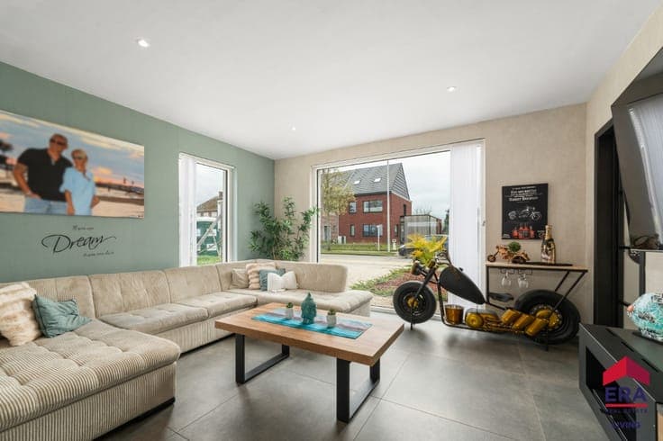 Energy-efficient move-in ready home with driveway near Aalst