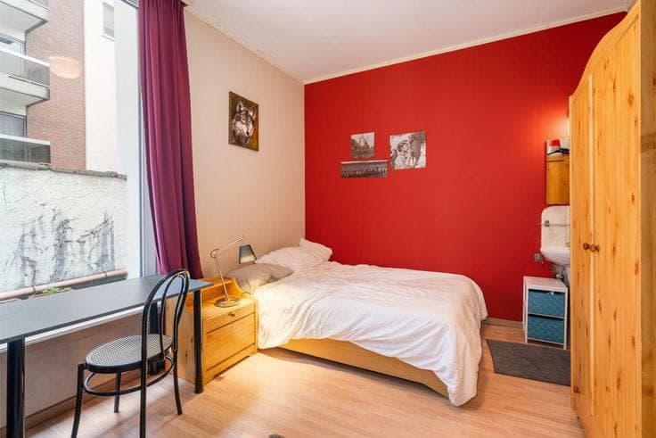 Cozy 4-bedroom house with terrace for sale in Ghent