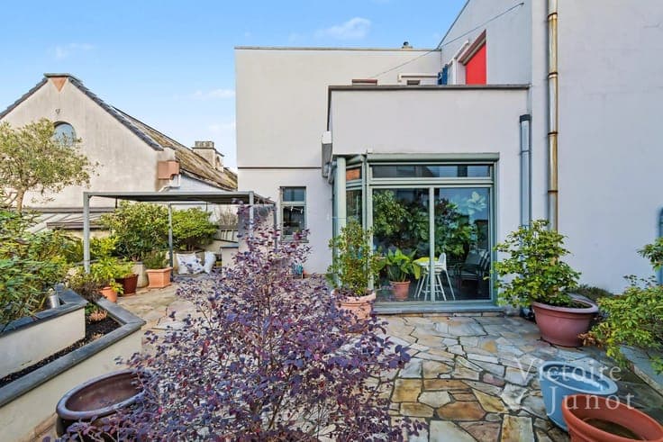 House with garage near Flagey