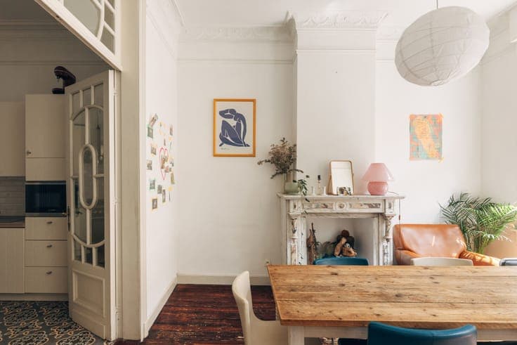 Markgrave District: Stylish Townhouse with Roof Terrace