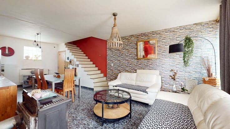 Belle maison deux chambres avec petite terrasse.