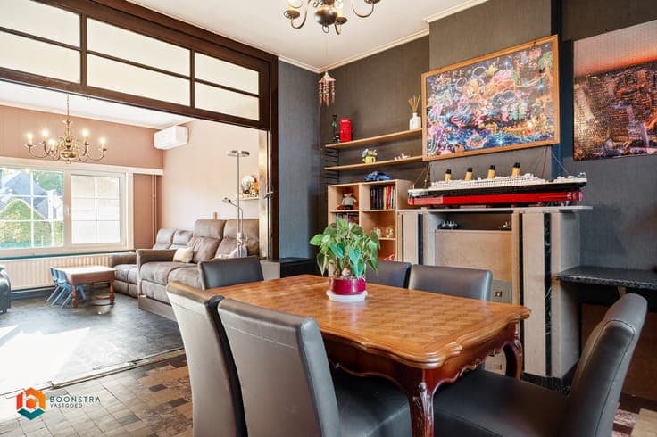 Authentieke woning met 4 slpkrs, loft en magazijn te O-L-...