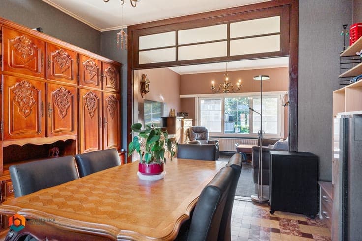 Authentieke woning met 4 slpkrs, loft en magazijn te O-L-...