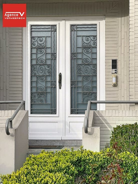 Prestigious gentleman's residence located in an absolute pr
