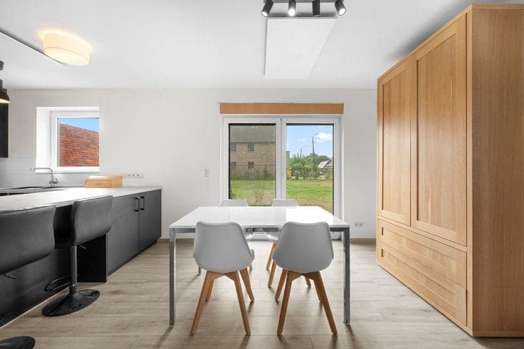Modern single-family home with spacious garage and garden