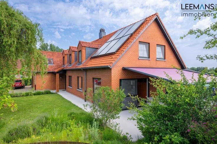 House in Le Roeulx Mignault