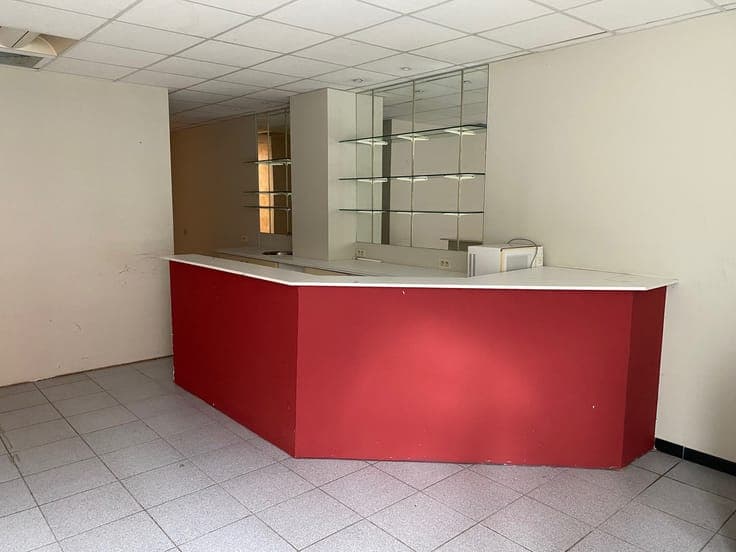 Karaktervol wonen met een rijke historie in hartje Menen.