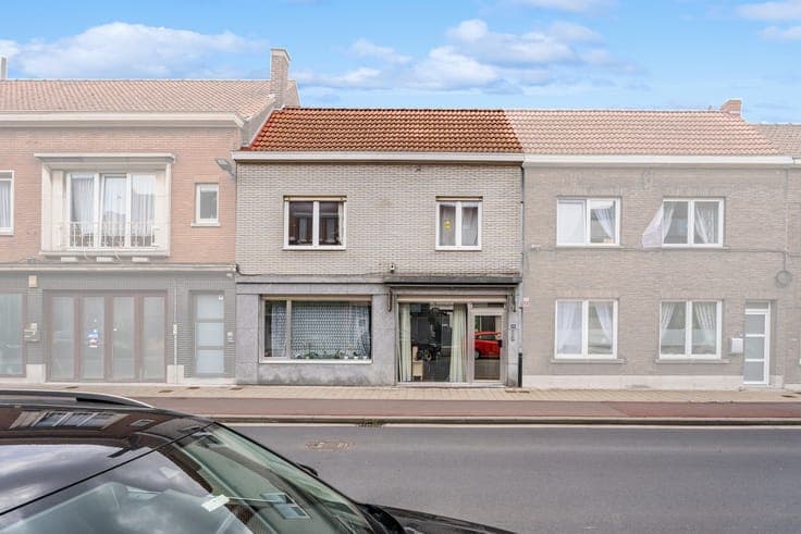 Ruime gezinswoning met 4 slaapkamers, garage en dakterras...