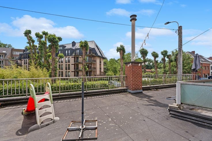 Ruime gezinswoning met 4 slaapkamers, garage en dakterras...