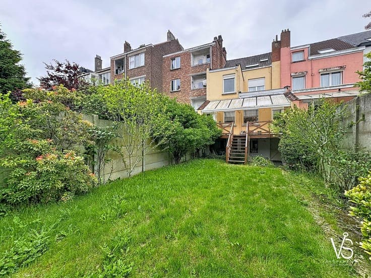 BEAUTIFUL MASTER HOUSE WITH 4 BEDROOMS, GARAGE AND GARDEN!
