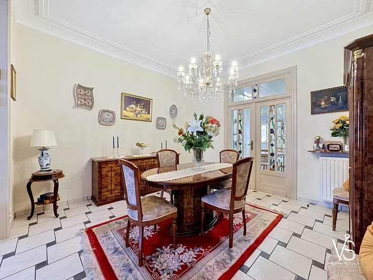 BEAUTIFUL MASTER HOUSE WITH 4 BEDROOMS, GARAGE AND GARDEN!