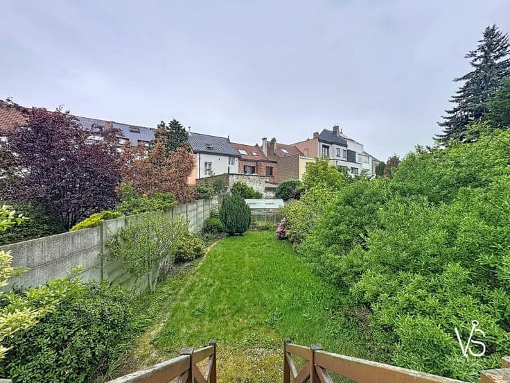 BEAUTIFUL MASTER HOUSE WITH 4 BEDROOMS, GARAGE AND GARDEN!