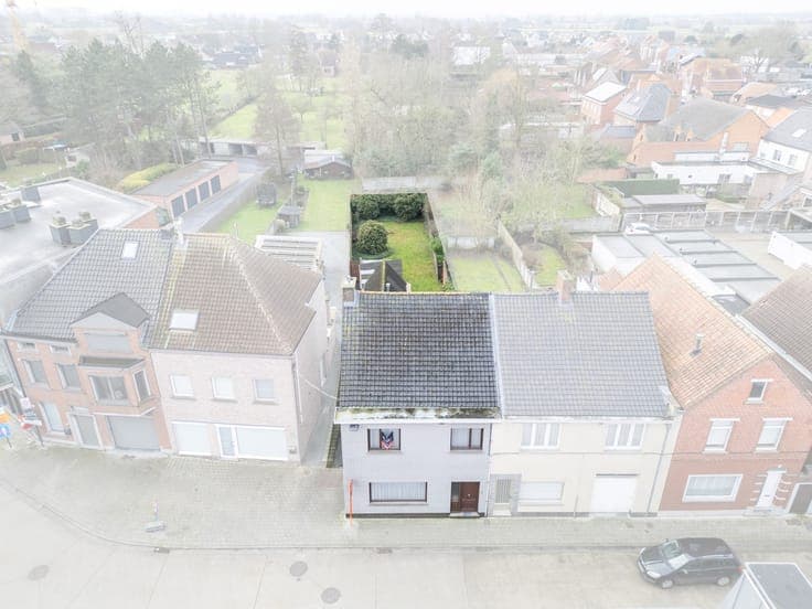 Halfopen woning met tuin en 3 slaapkamers