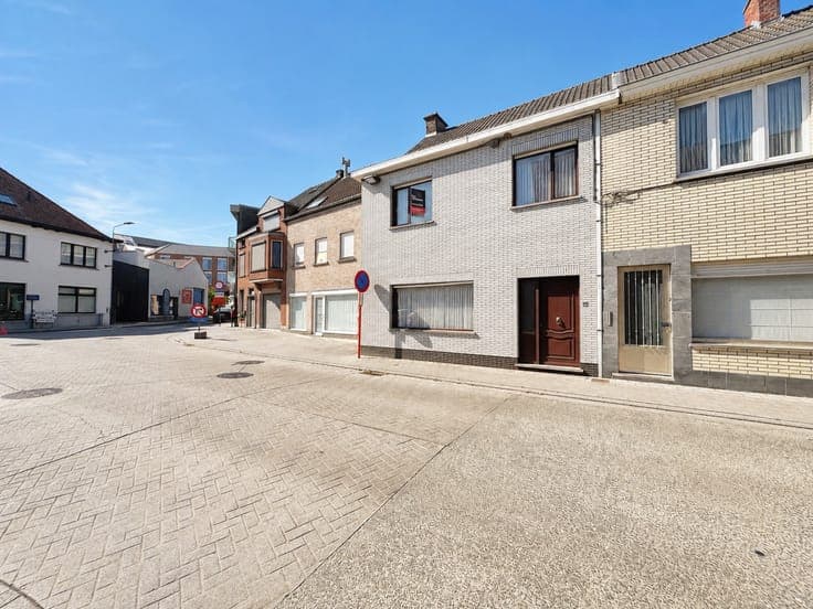 Halfopen woning met tuin en 3 slaapkamers