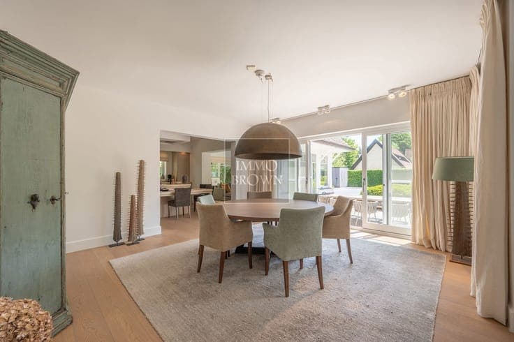 Classic Zoute style villa with heated pool on the Zoutelaan