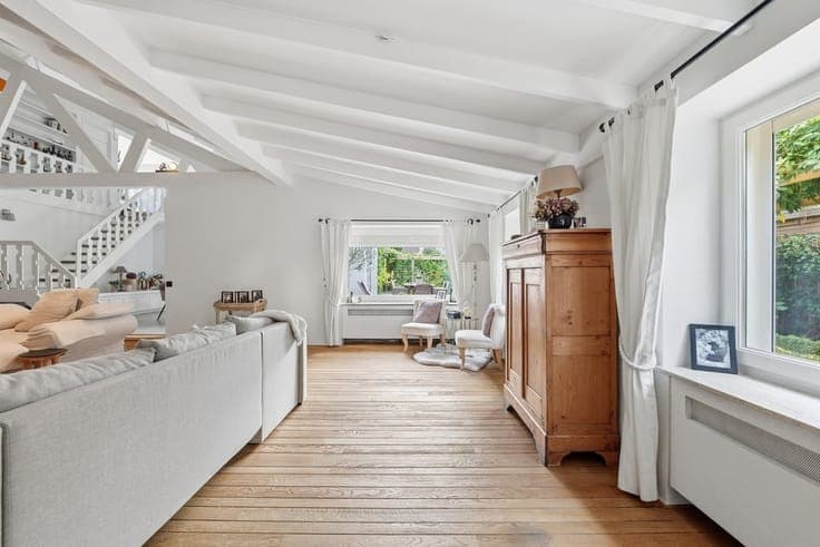 PRACHTIGE OPEN BEBOUWING MET 323 M² WOONOPPERVLAKTE, 4 SL...