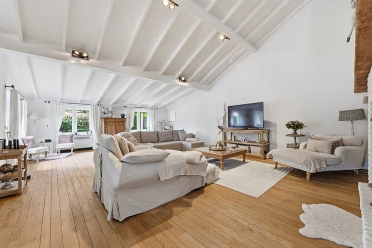 PRACHTIGE OPEN BEBOUWING MET 323 M² WOONOPPERVLAKTE, 4 SL...