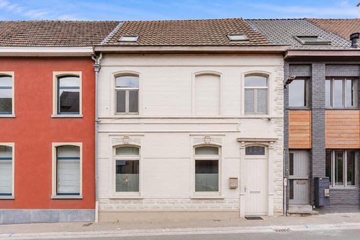 Spacious, charming home with a unique garden in Balegem