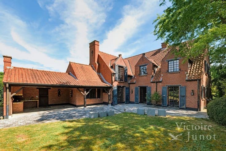Charming villa in the most prestigious neighborhood in Sterr