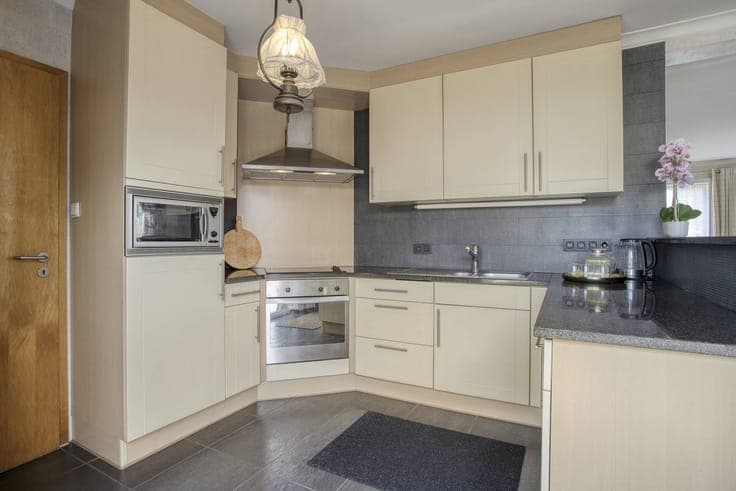 House for sale in Ronse, Savooistraat 88.