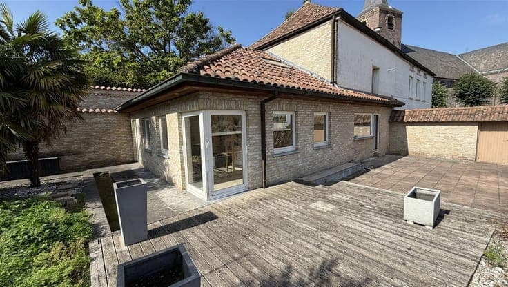 SPACIOUS CHARACTER HOME WITH GREAT POTENTIAL IN GERAARDSBERG
