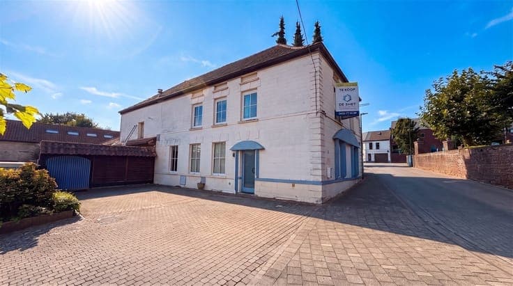 SPACIOUS CHARACTER HOME WITH GREAT POTENTIAL IN GERAARDSBERG