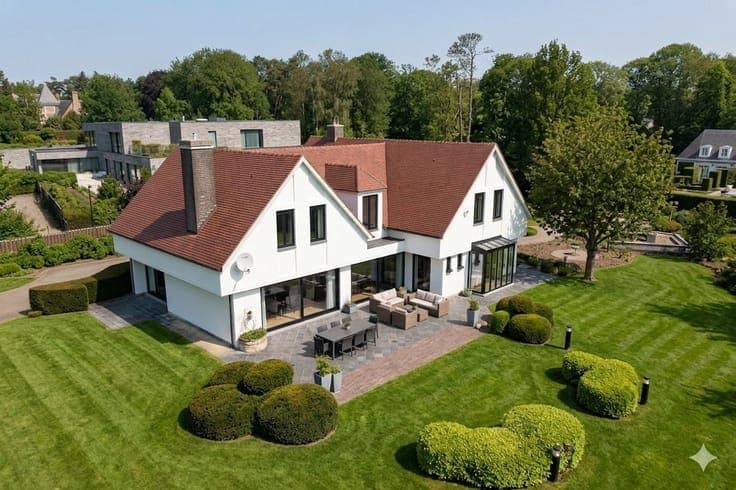 Riante villa op lichtrijk perceel van ca. 2.192 m2