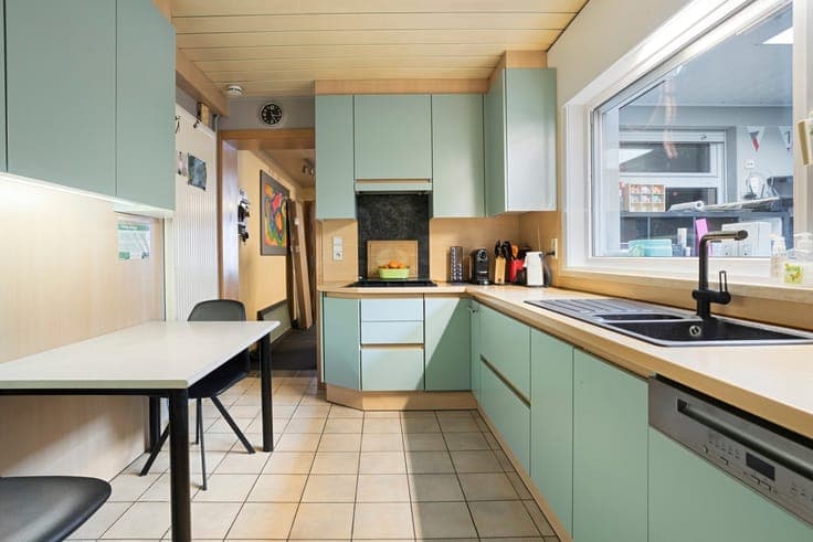 Ruime en veelzijdige (handels)woning met grote polyvalent...