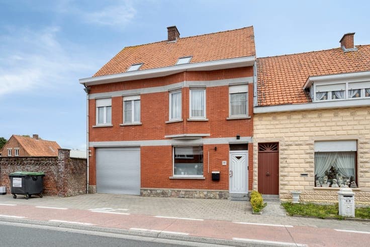 Ruime en veelzijdige (handels)woning met grote polyvalent...