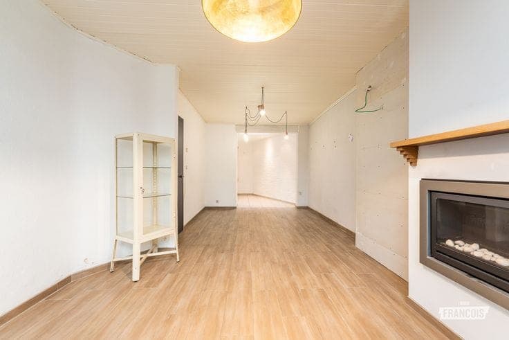 Central and versatile family home with terrace in Blankenbe…