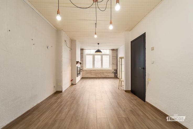 Central and versatile family home with terrace in Blankenbe…