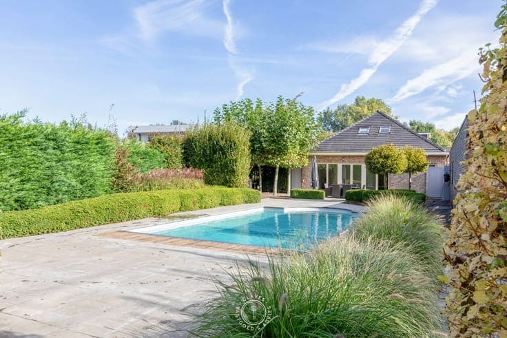 Stijlvol en kwalitatief wonen met een mooie tuin en uitzo...