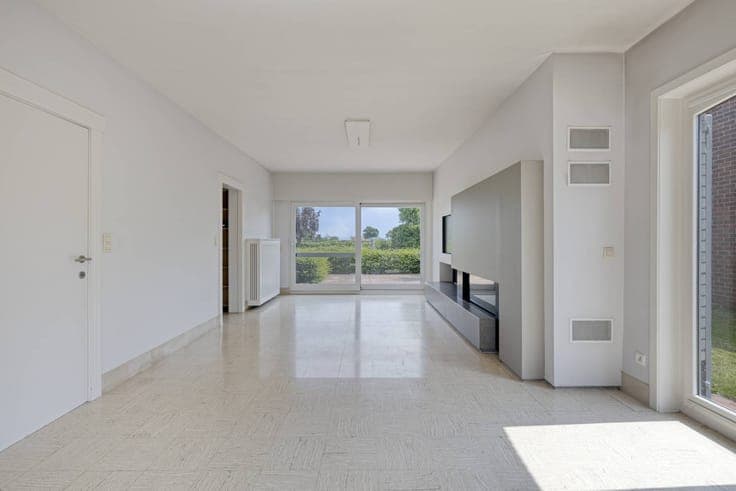 Idyllically located rural home on a 3,828 m² plot