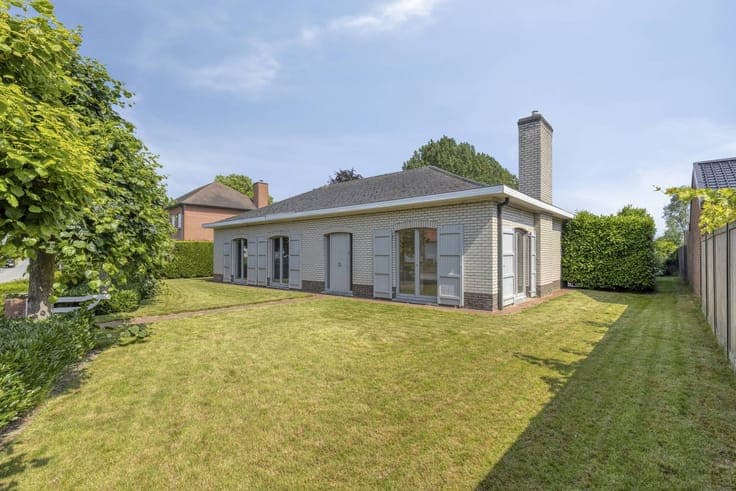 Idyllically located rural home on a 3,828 m² plot