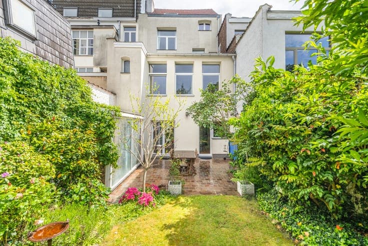 Charming 6-bedroom townhouse with garden - Forest/Uccle