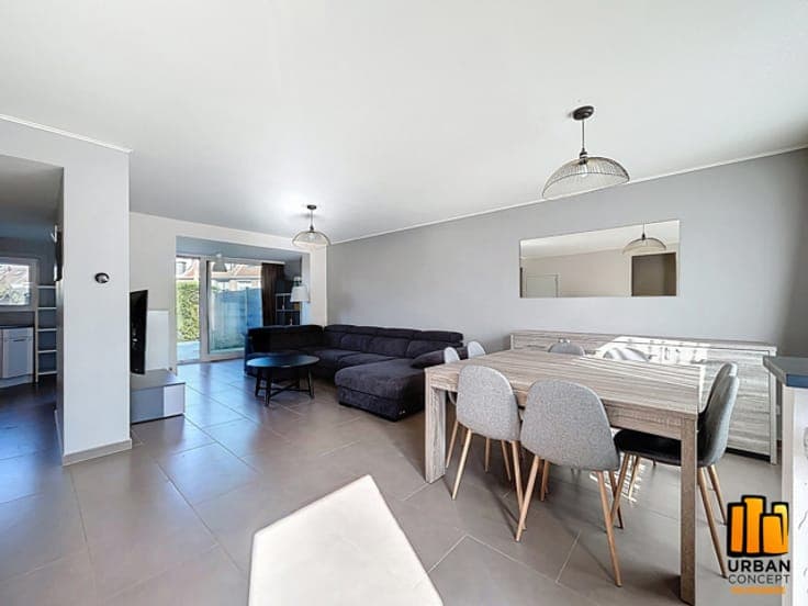 Beautifull 3 bedroom house with garden fully equipped