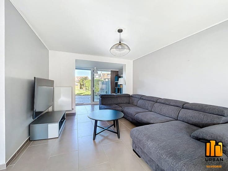 Beautifull 3 bedroom house with garden fully equipped