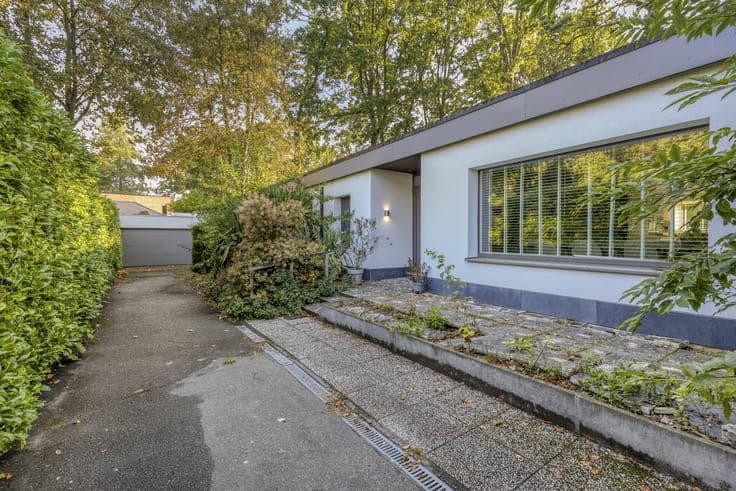Spacious, single-storey house along De Linde in Sint-Kruis (