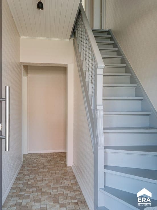 Move-in ready open dwelling on a spacious plot in green Lang