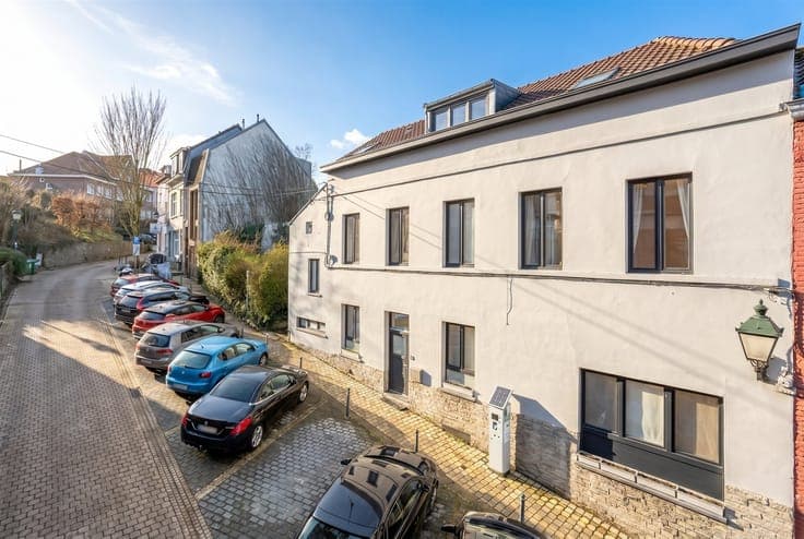 SAINT-JOB: CHARMING 4BED HOUSE WITH SOUTH-FACING TERRACE